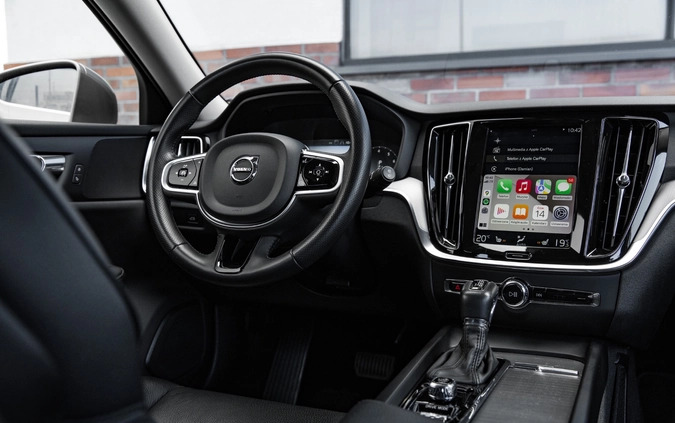 Volvo V60 cena 96900 przebieg: 165015, rok produkcji 2018 z Mińsk Mazowiecki małe 781